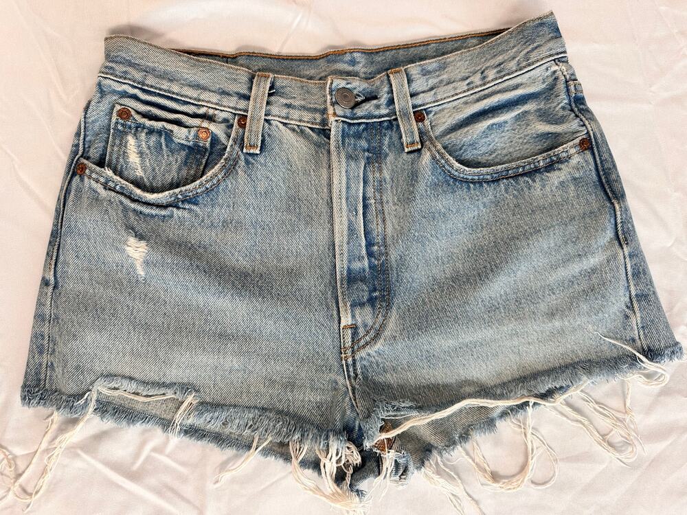 Levi’s 501 Womens W30 Cutoff Denim Shorts Button Fly Distressed High Rise Y2K